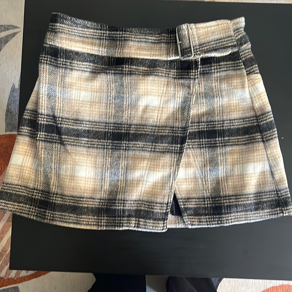 Feee people mini skirt. Size 8. Never worn. Tags still on